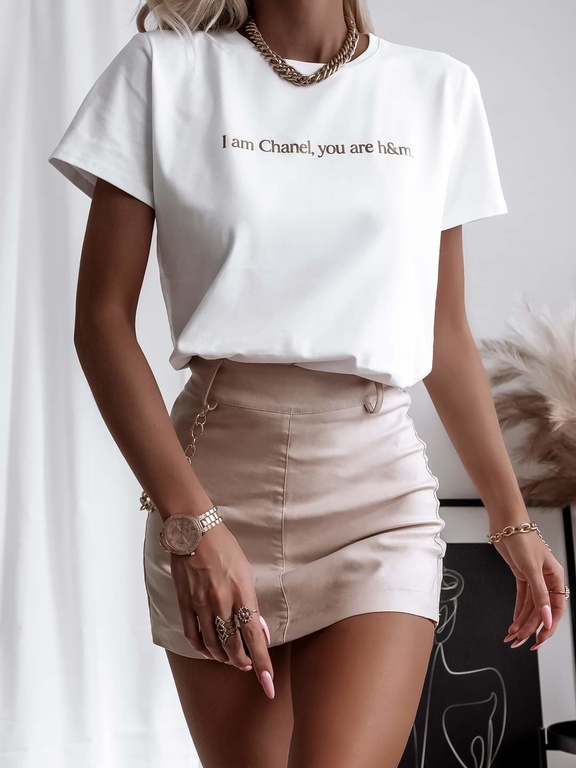 T-shirt z napisem I am Chanel, you are h&m biały  (1)