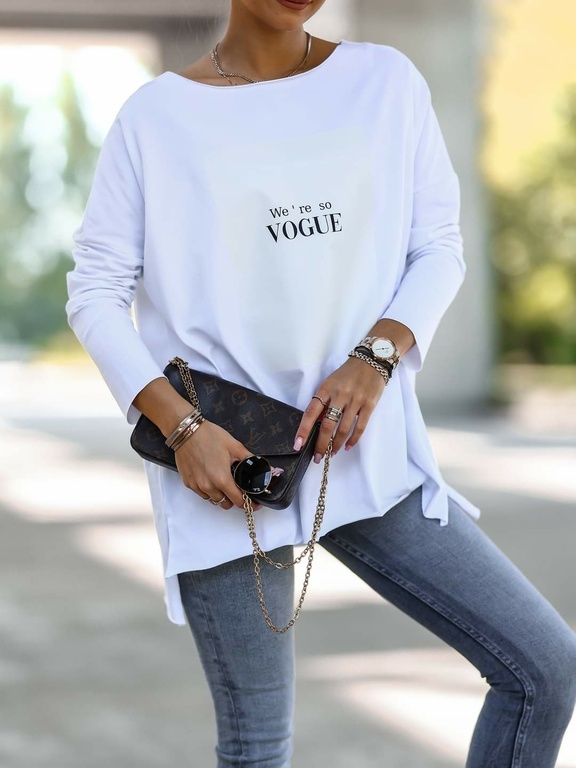 Bluzka oversize VOGUE biała z kremowym nadrukiem  (1)